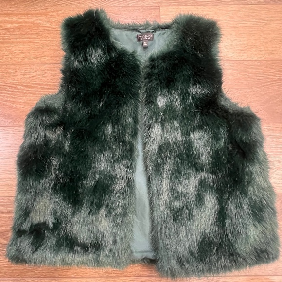Topshop Jackets & Blazers - TopShop Faux Fur Dark Emerald Green Gilete Vest Sz 10-Perfect for the holidays!